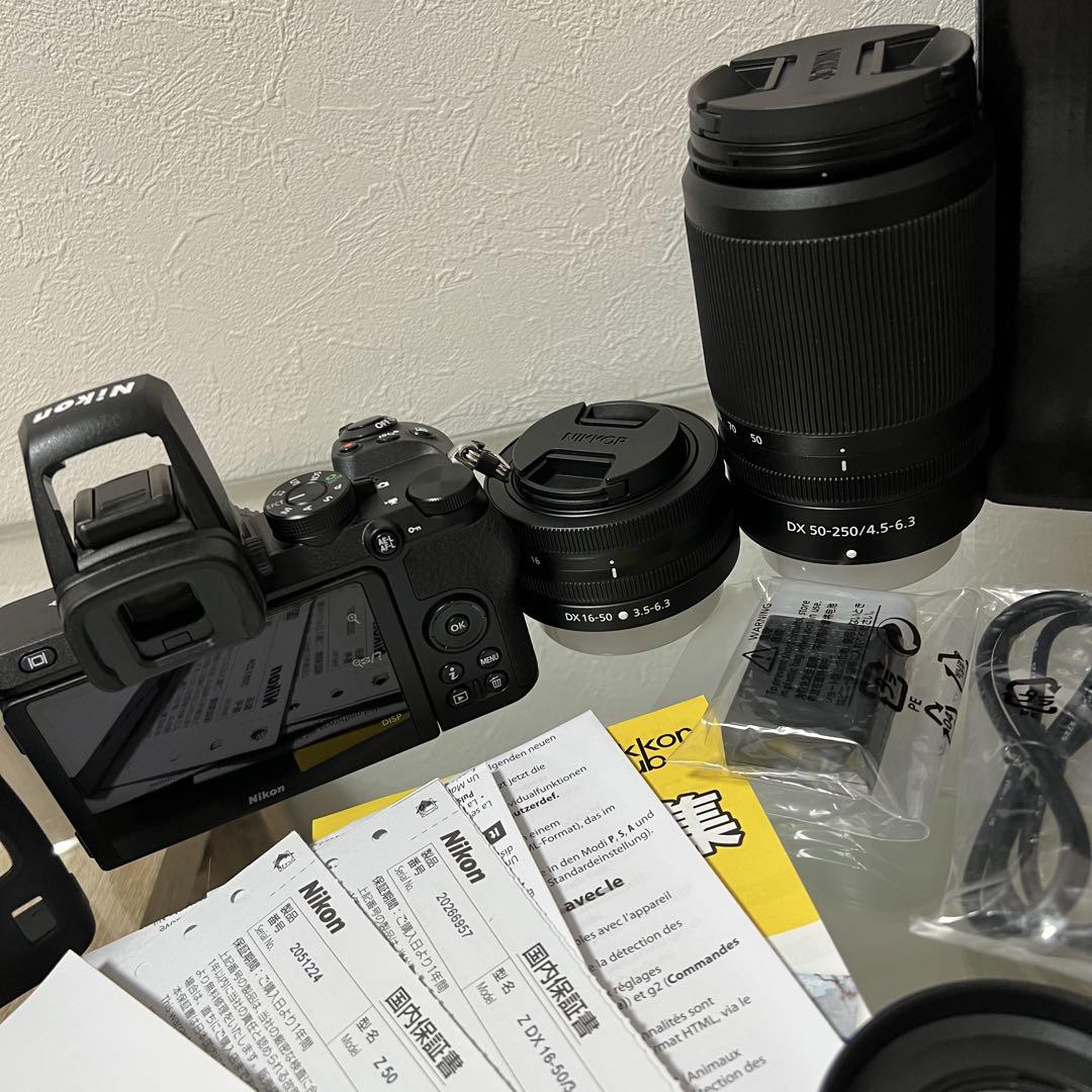 【美品】Nikon Z 50 ミラーレス一眼カメラ　ダブルズームレンズキット