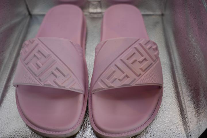 関税送料込み♦FENDI サンダル FENDI フェンディ サンダル BAGUETTE バゲット レザー スライド