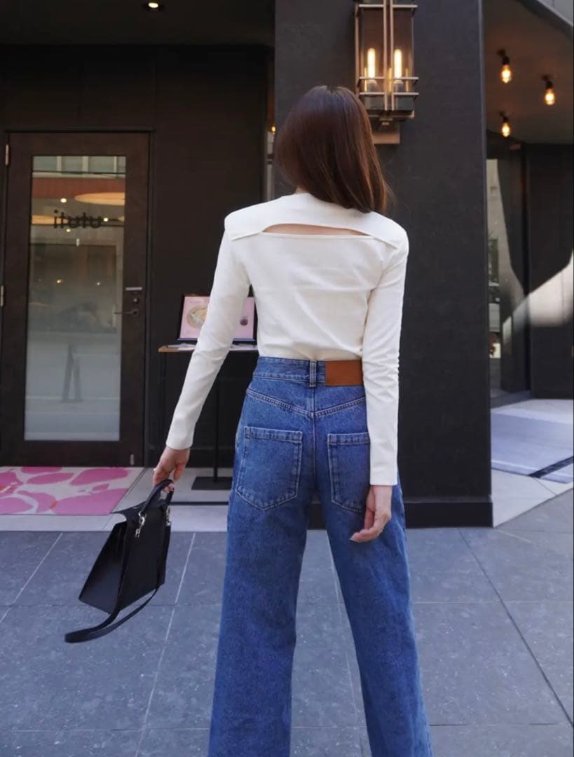 HYEON ヘヨン shoul tee