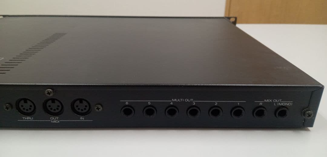 【中古】Roland R-8M Drum Sound Module|取扱説明書付 【中古】Roland R-8M Drum Sound Module|取扱説明書付