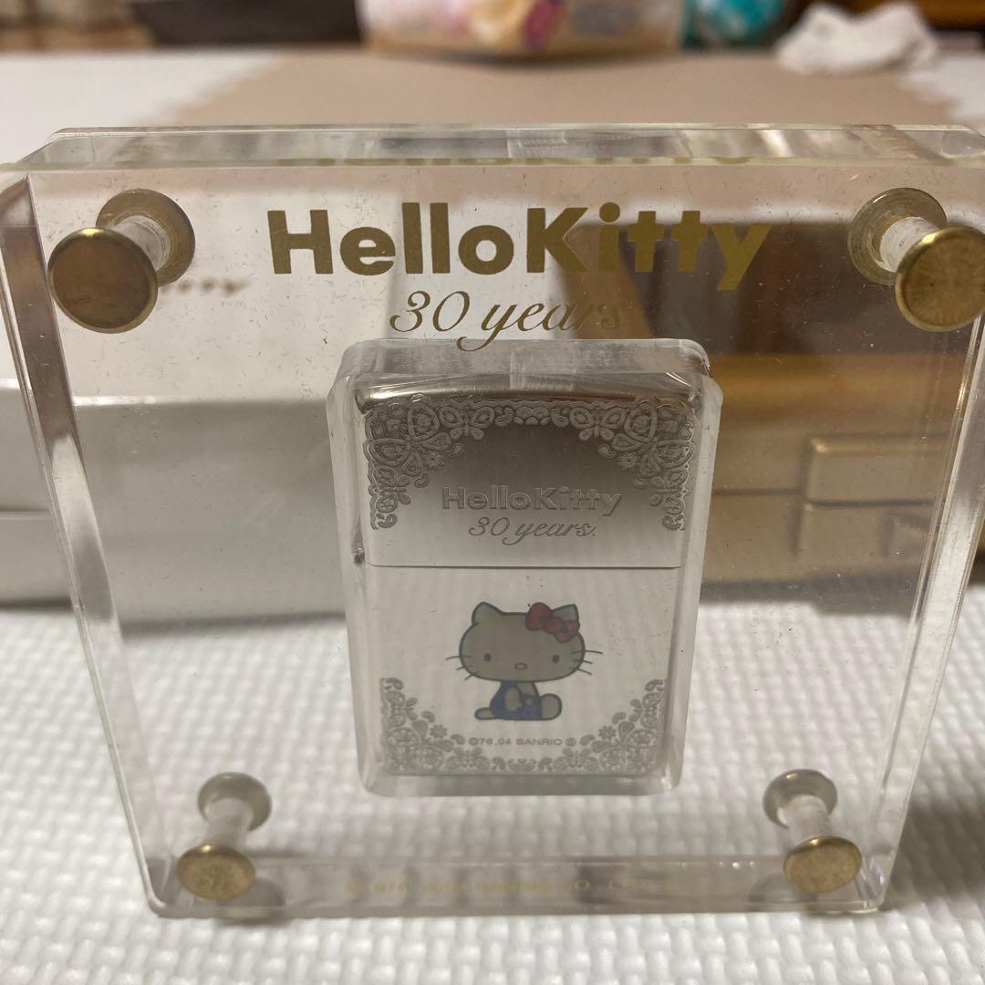 定番から日本未入荷定番から日本未入荷ハローキティ30周年記念ジッポ