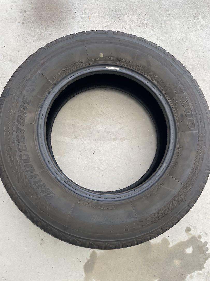 ブリヂストン V600 195/80R15 107/105LT 2本 – タイヤ・ホイール