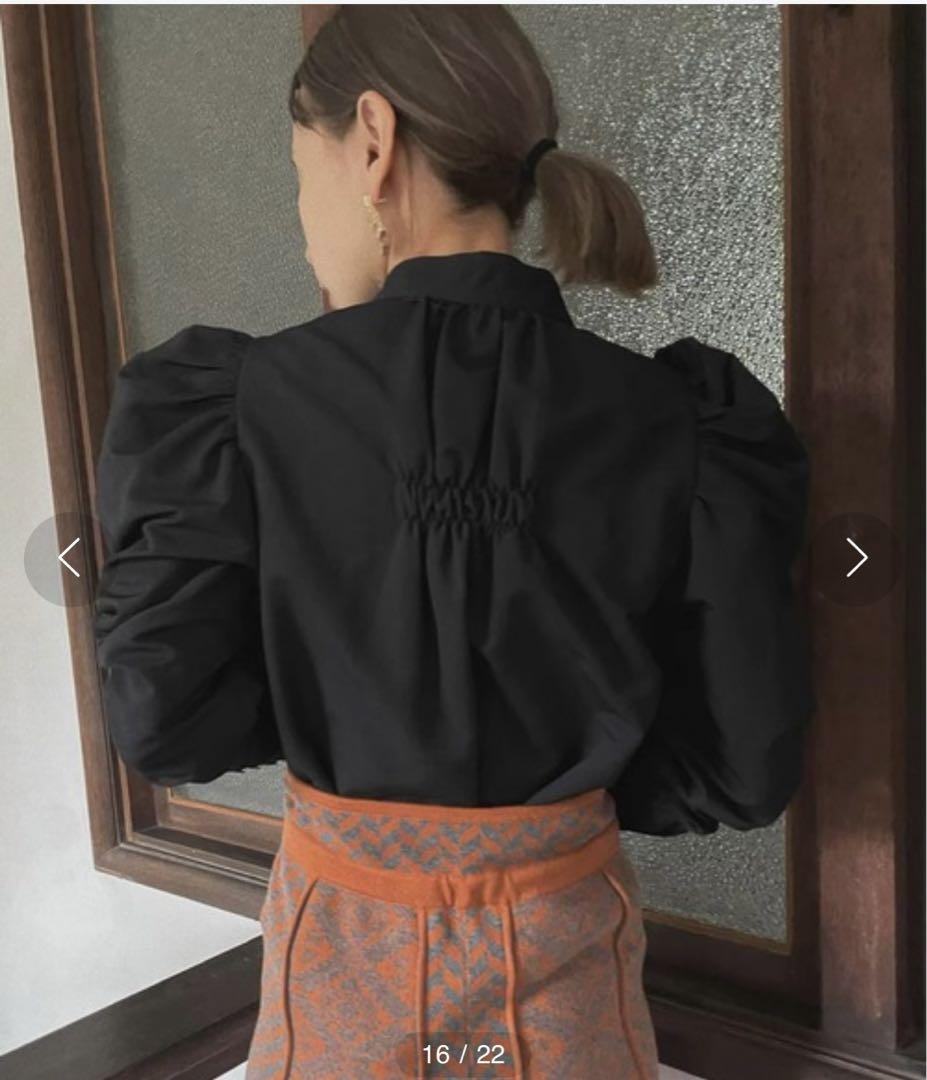 新品下げ札付き】Ameri POWER SHOULDER BLOUSE
