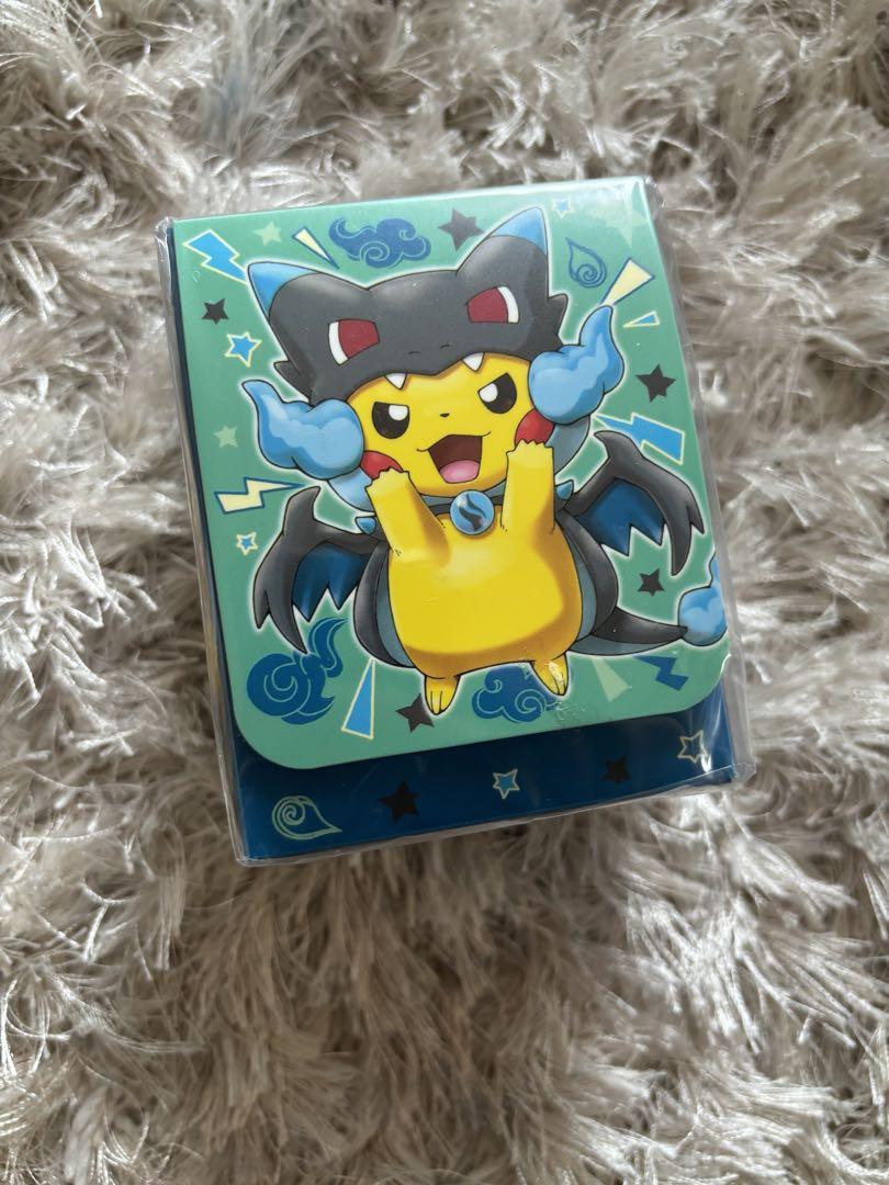 【国内配送】 メガリザードンXのポンチョを着たピカチュウ 新品 デッキケース ポケモンカードゲーム