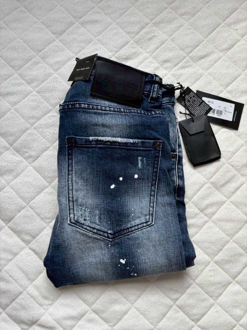 DSQUARED2 スキニーデニム ダークブルー ペイント加工 DSQUARED2 スキニーデニム ダークブルー ペイント加工 - メルカリ