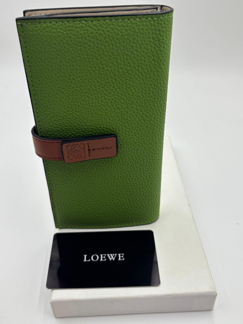 ✨LOEWE✨ グリーン レザー 長財布