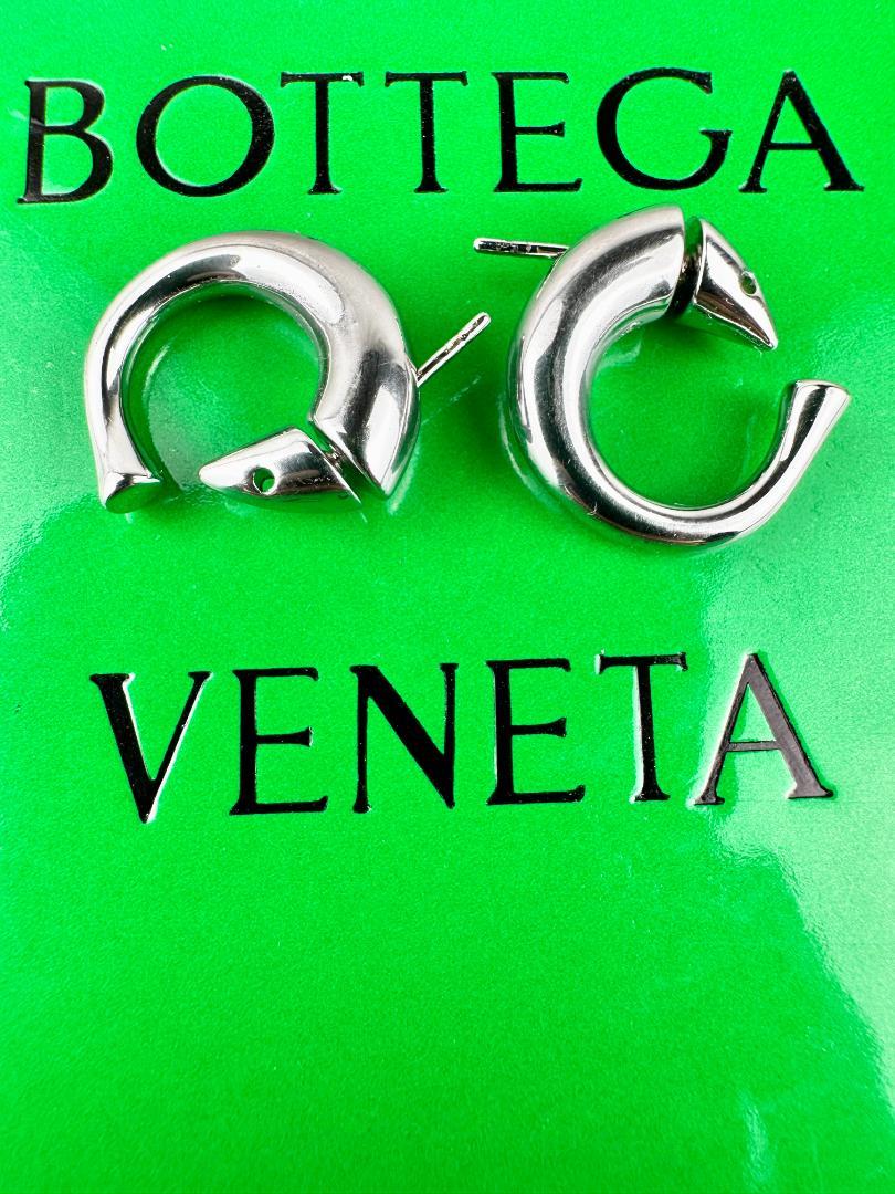 美品 BOTTEGA VENETA サーディン フープピアス シルバー