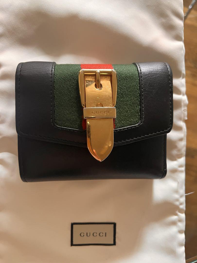 GUCCI グッチシルヴィシェリーライン