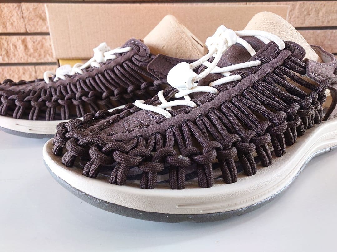 【返品交換不可】 UNEEK 着用1回☆KEEN サンダル ユニーク キーン ブラウン 23cm 靴
