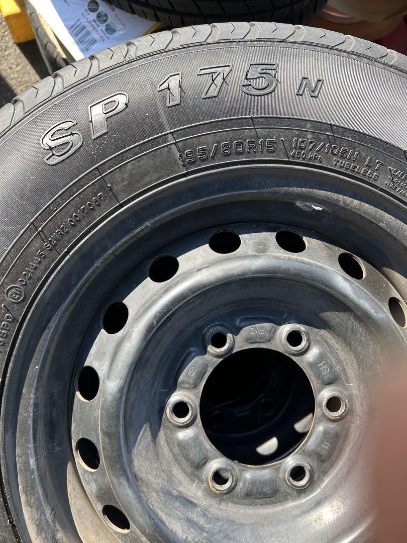DUNLOP SP 175 N 195/80R15 タイヤホイール4本セット