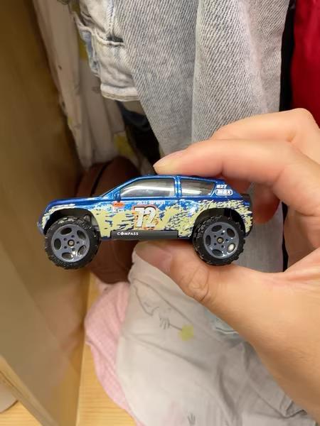 【おトク】 青いオフロードカー ミニカー - メルカリ ミニカー