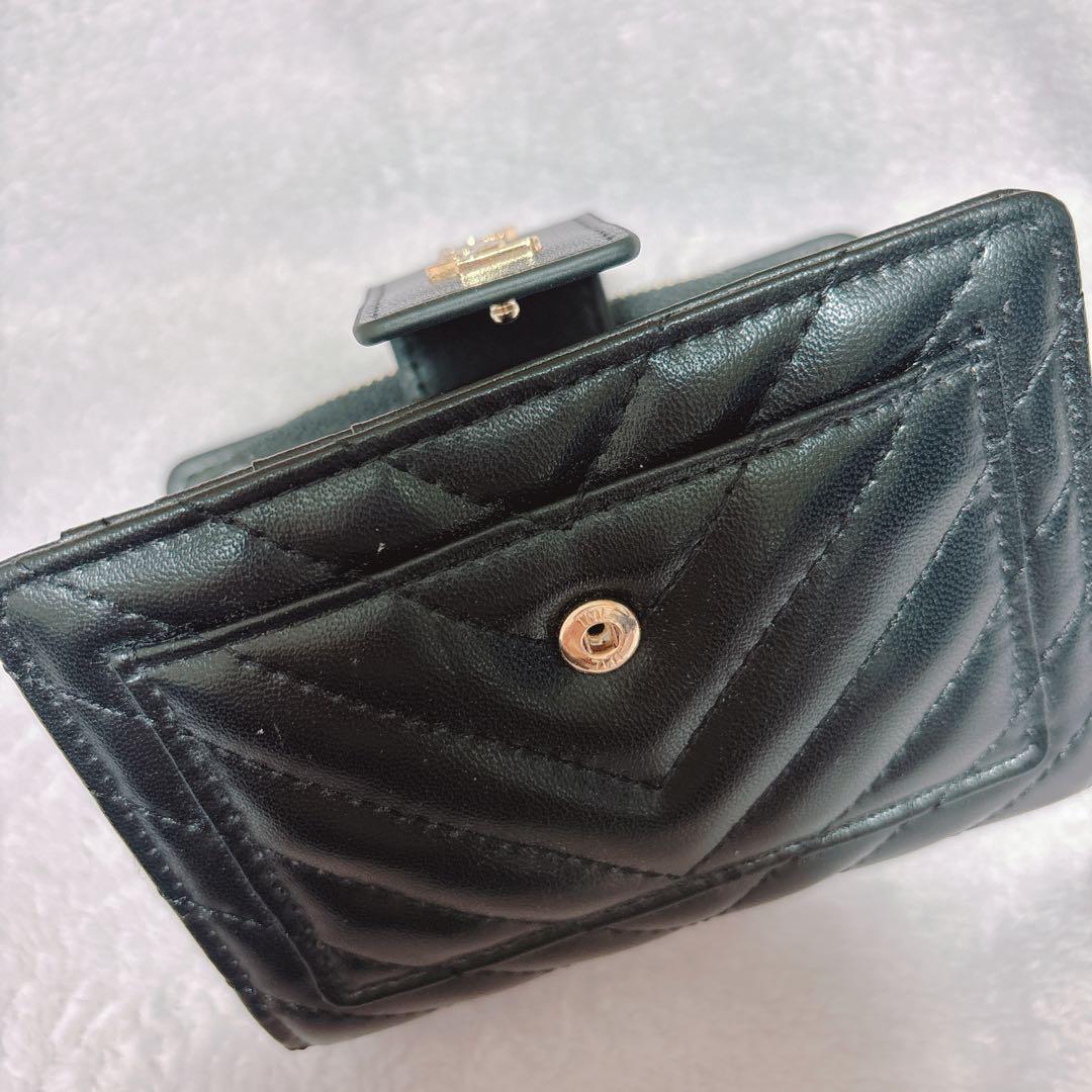 新品未使用 YSL ブラックレザー 二つ折り財布
