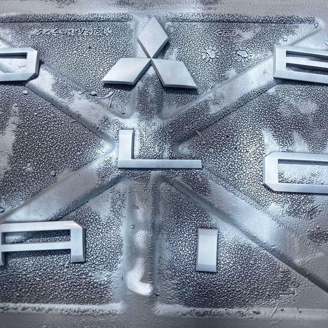 ★マットブラック 三菱 デリカ D5 純正エンブレム 2301 ★マットブラック 三菱 デリカ D5 純正エンブレム 2301