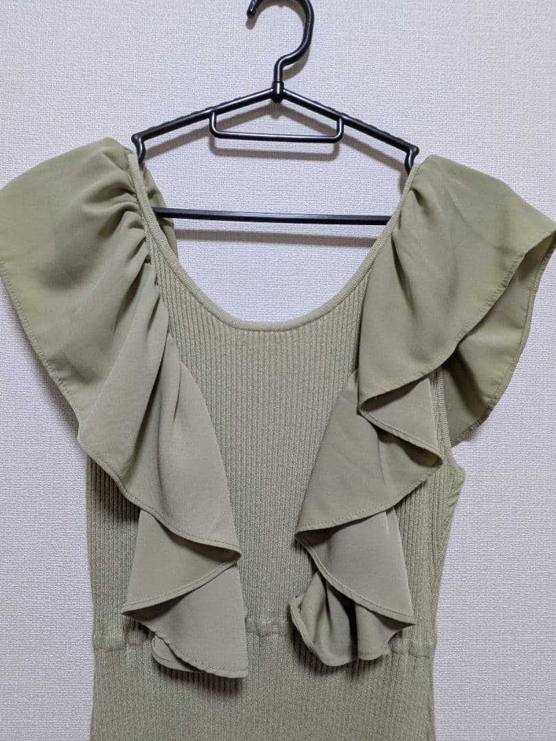 フリル付きノースリーブニットワンピース 関税込 セザンヌ フリル付きノースリーブニットワンピース 関税込 セザンヌ