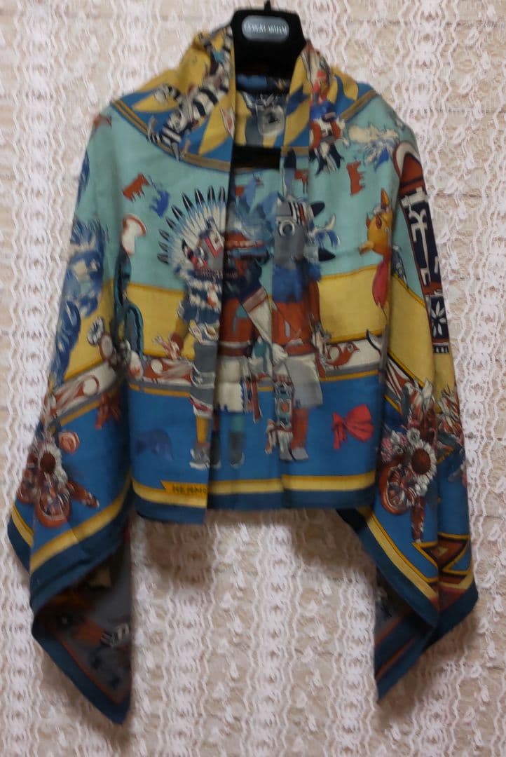 HERMÈS カシミヤ・シルク・ショール多彩なデザイン