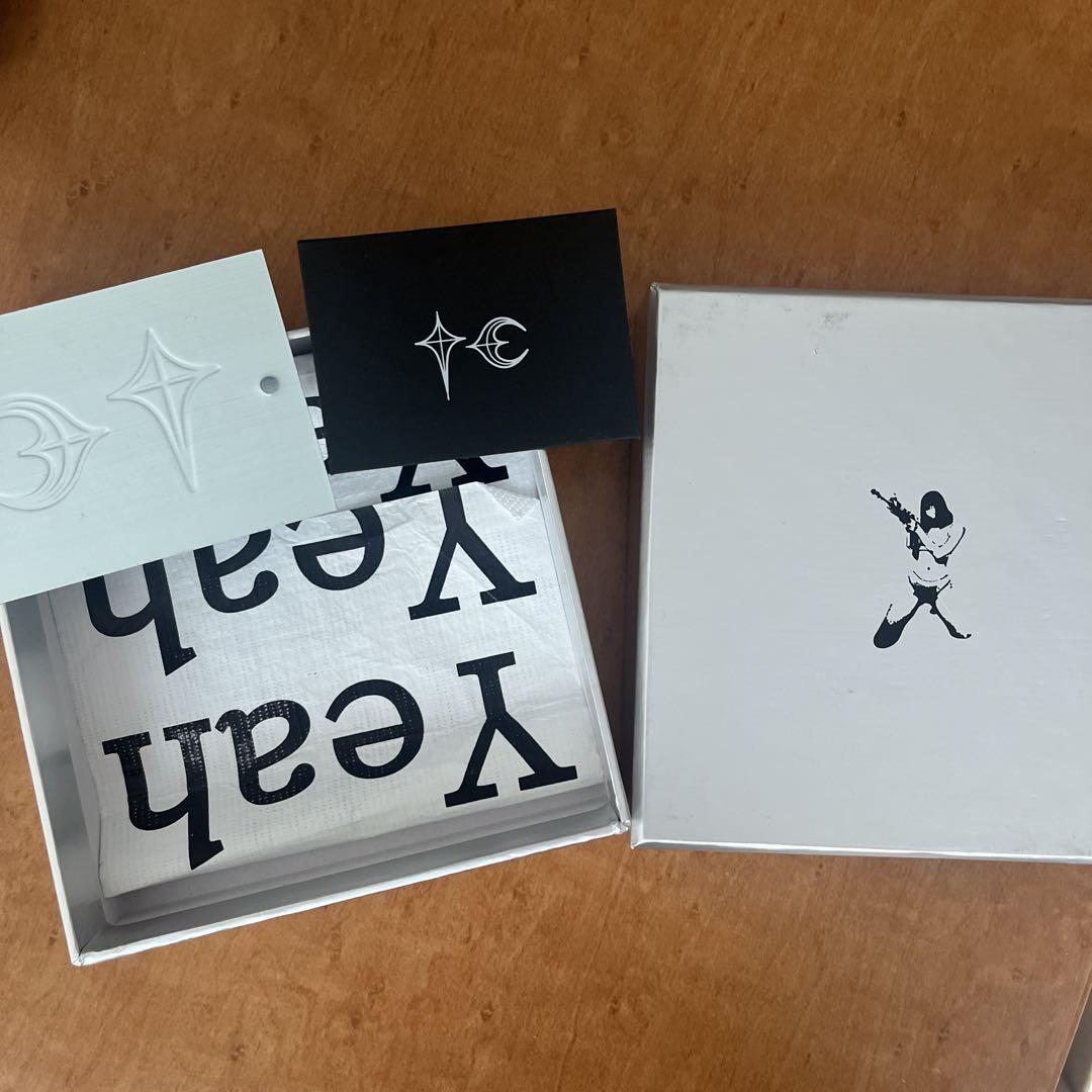 Thug Clubの折りたたみ財布