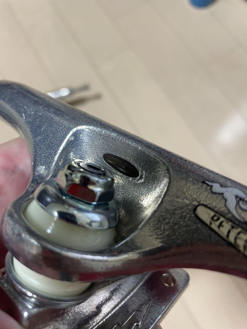 THUNDER  HI 148 スケボートラック2個セット