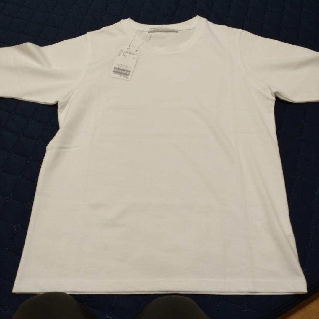 新品未使用タグ付き未試着、たたみほかん。綺麗ですぐにきれます。