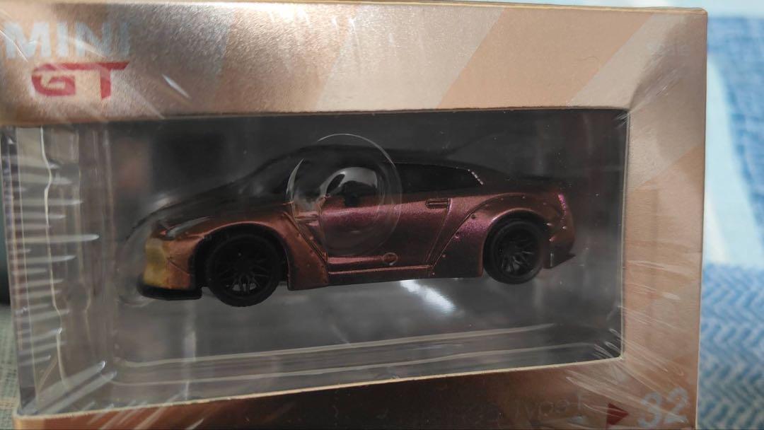 MINIGT nissanGT-R R35 #32