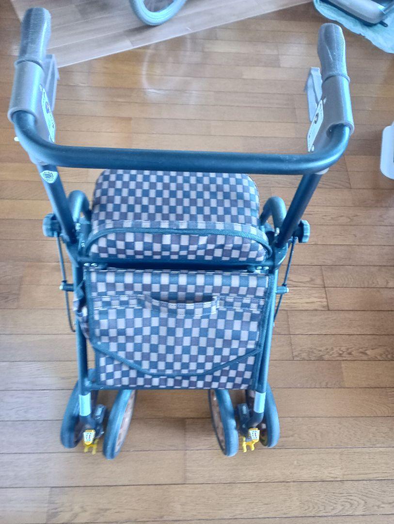 折りたたみ式シルバーカー チェック柄