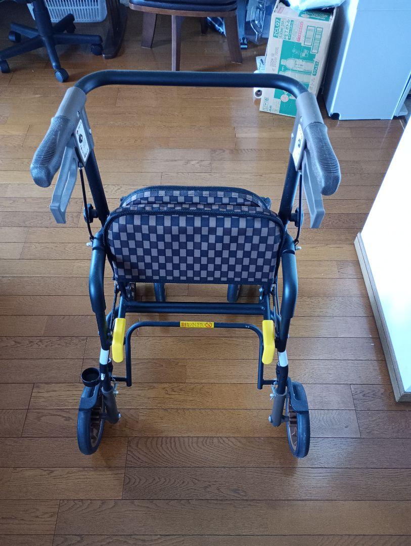 折りたたみ式シルバーカー チェック柄