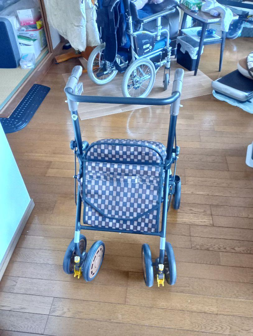 折りたたみ式シルバーカー チェック柄