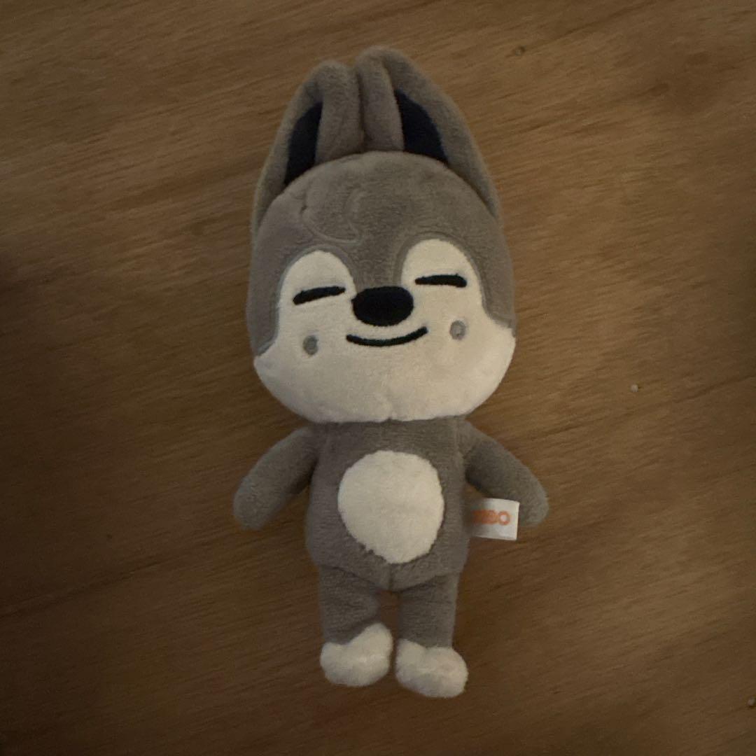 SKZOO ウルフチャン ぬいぐるみ バンチャン - メルカリ SKZOO ウルフチャン ぬいぐるみ バンチャン - メルカリ