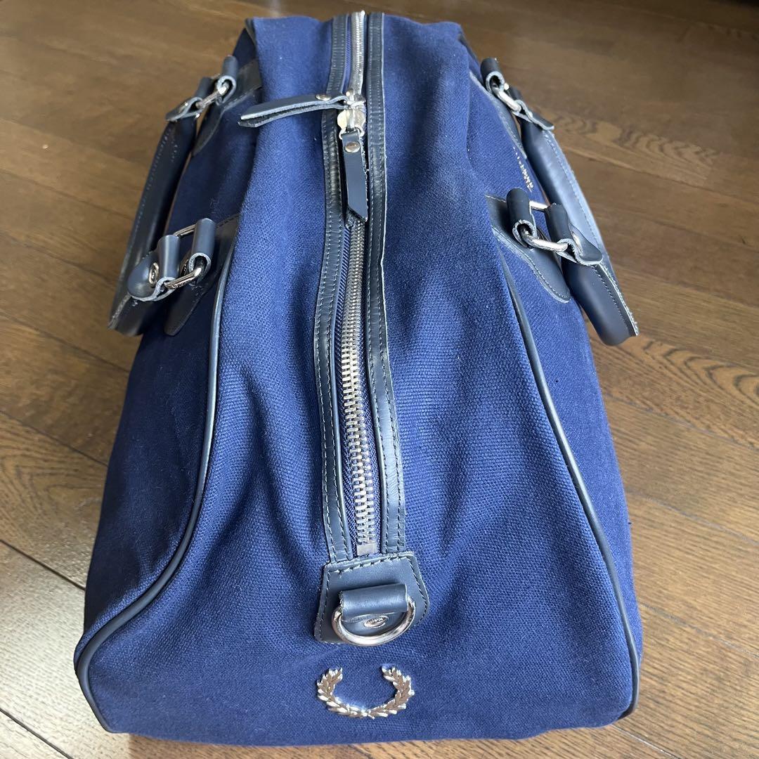 FRED PERRY フレッドペリー ボストンバッグ ネイビー - メルカリ