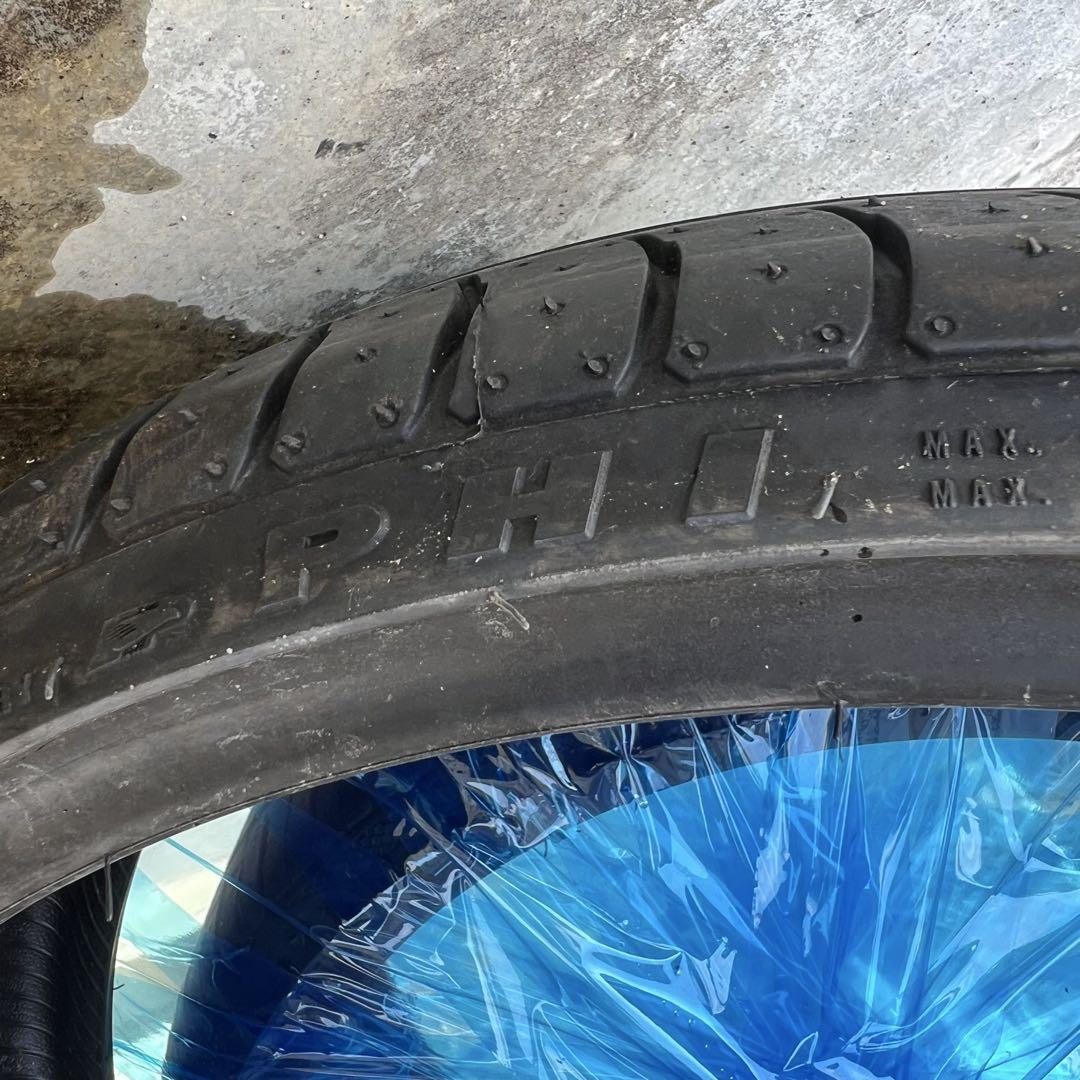 アクセレラ PHI 235/30ZR21 89Y XL