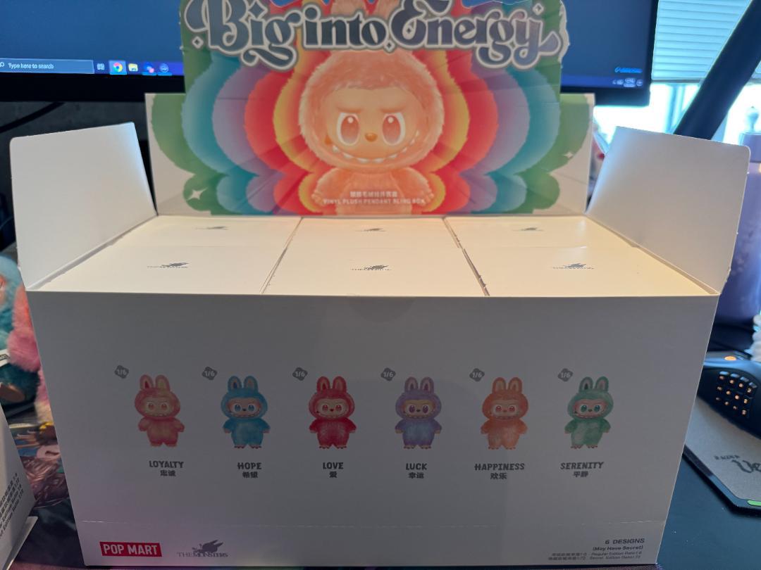 Labubu Big into Energy ぬいぐるみ HOPE
