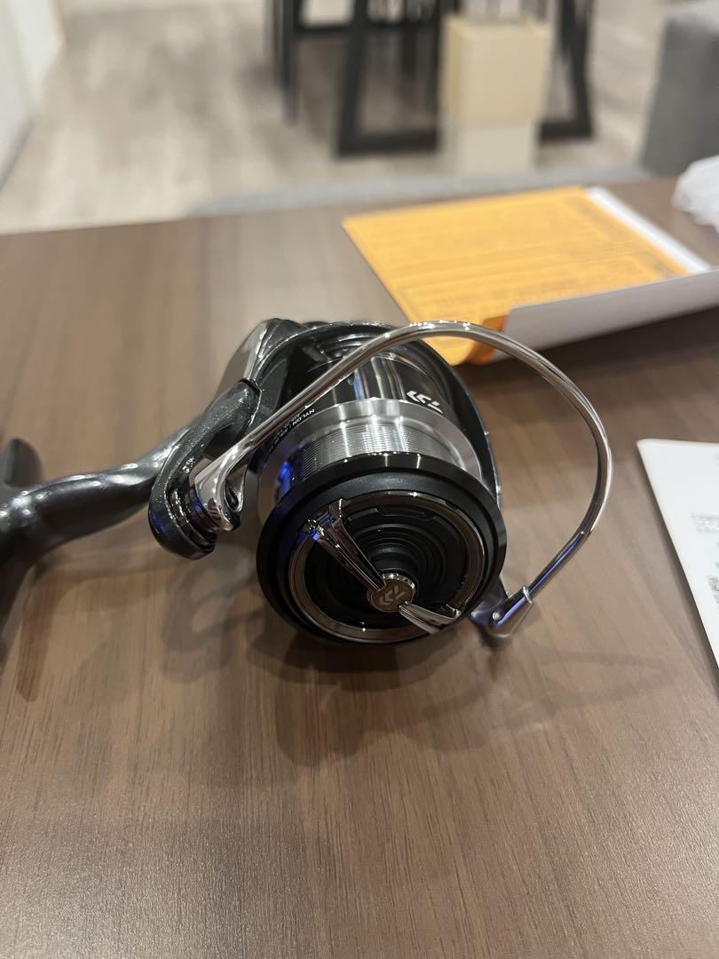 釣り　DAIWA ダイワ ルビアス LT2000S-H （美品）