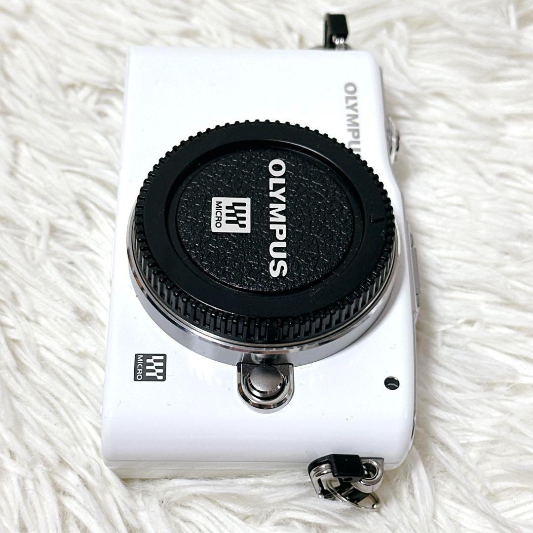 【極美品】OLYMPUS オリンパス E-PM1 ミラーレス 一眼 デジカメ 白
