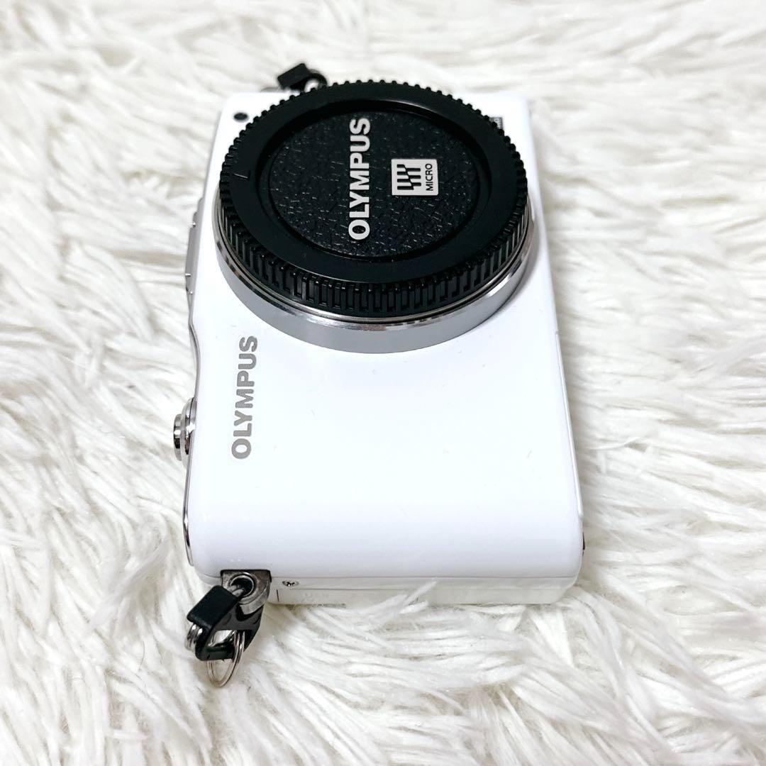 【極美品】OLYMPUS オリンパス E-PM1 ミラーレス 一眼 デジカメ 白