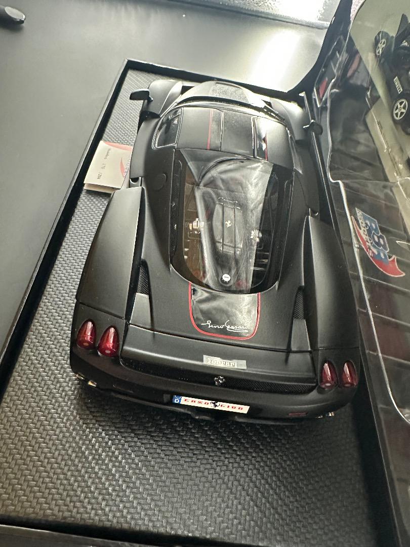 ミニカー Enzo Ferrari Mat Black BBR 1/18
