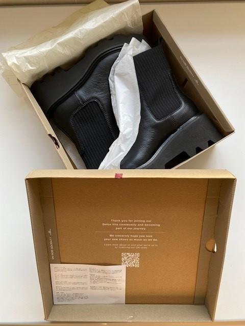 とっておきし新春福袋 お値下げしました！ドルチェヴィータ ブーツ レザー 黒色 靴