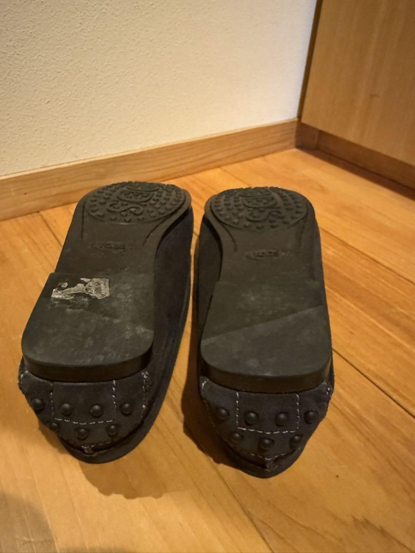 TOD'S 黒 スエード ドライビングシューズ