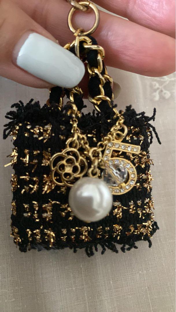 SALE!CHANELスキンマットレスw/keychain charm(ゴルド)