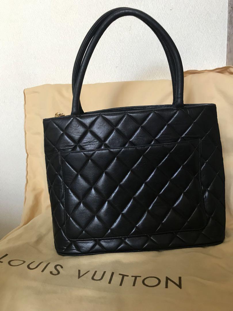 SALE!CHANELスキンマットレスw/keychain charm(ゴルド)