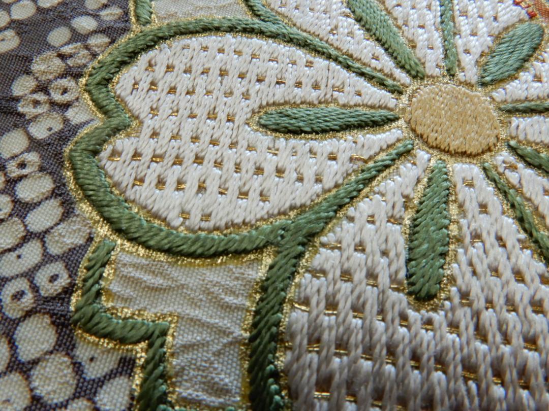 正絹・豪華でおしゃれな刺繍入り作り帯