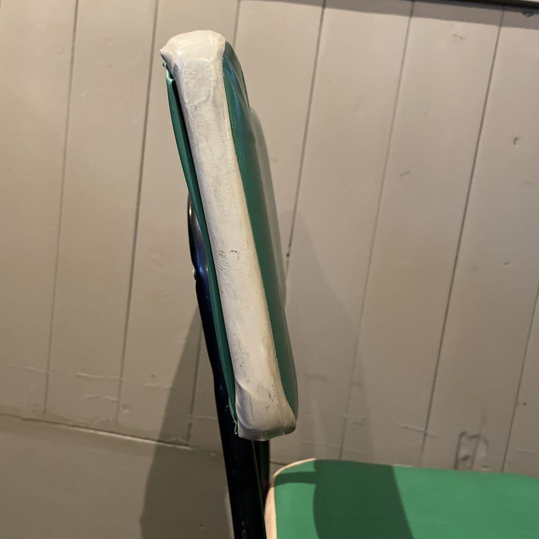 昭和レトロ　鉄脚イス　グリーン