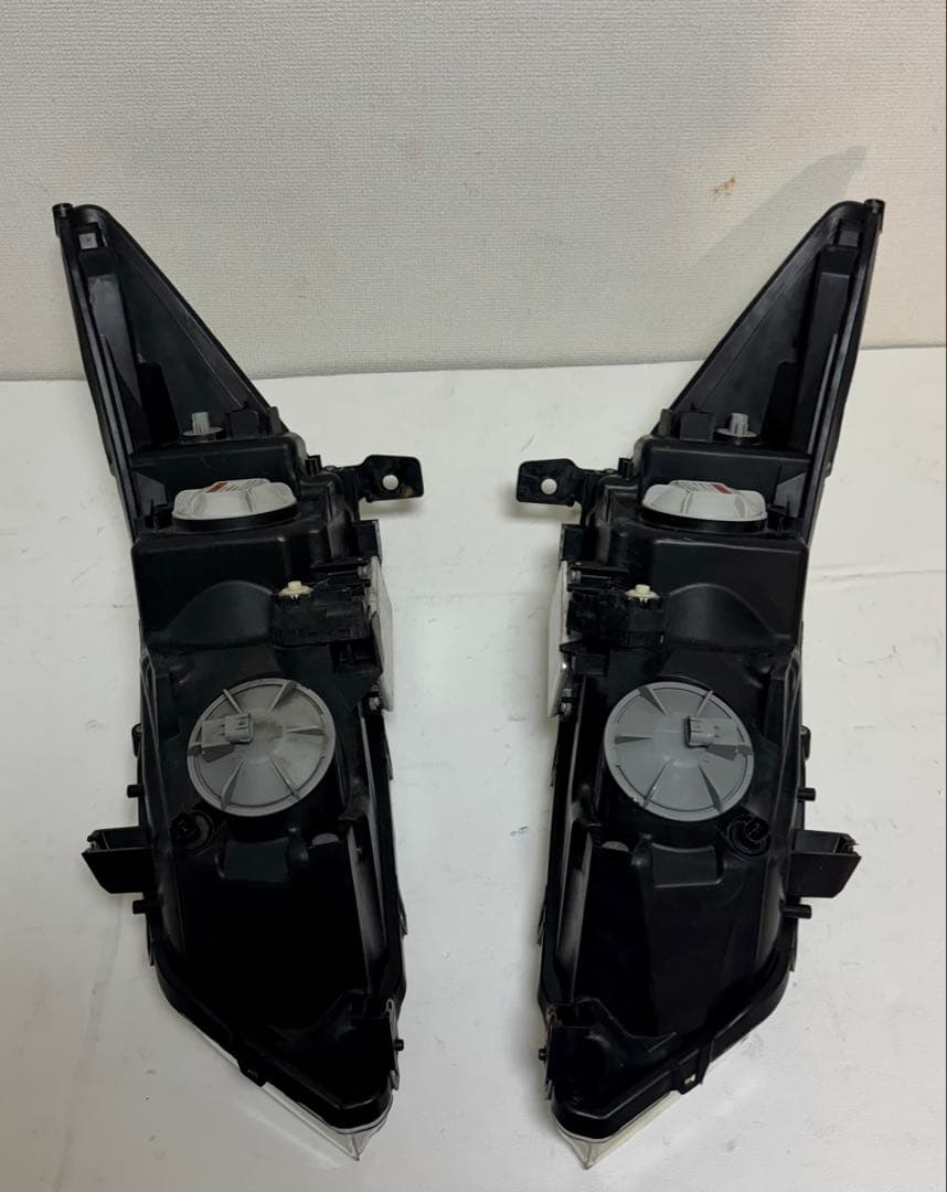 ストリーム HID ヘッドライト 左右セット KOITO 100-22652 ストリーム HID ヘッドライト 左右セット KOITO 100-22652