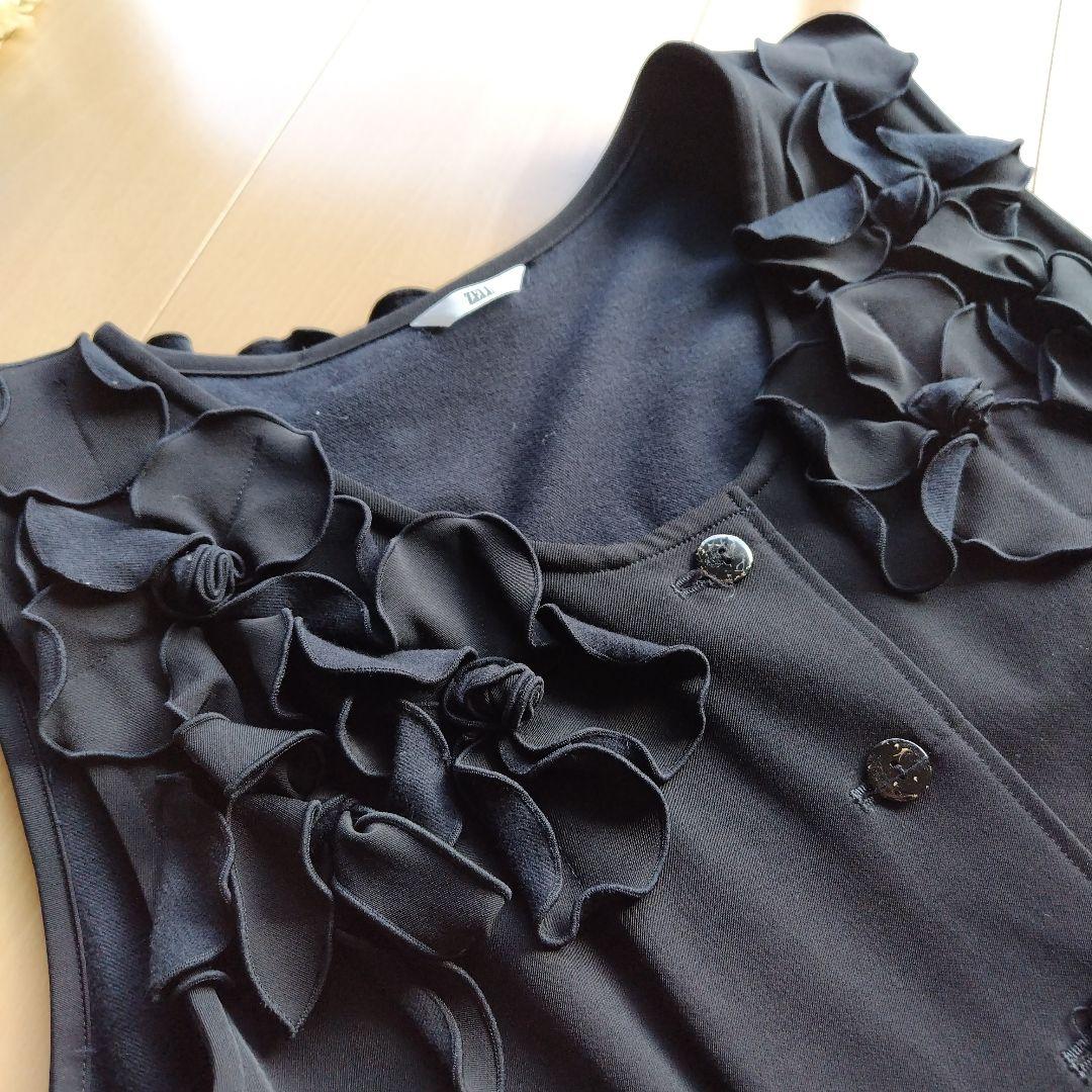 美品‼️ ZELU 花付き黒ノースリーブチュニック ベスト ジレ