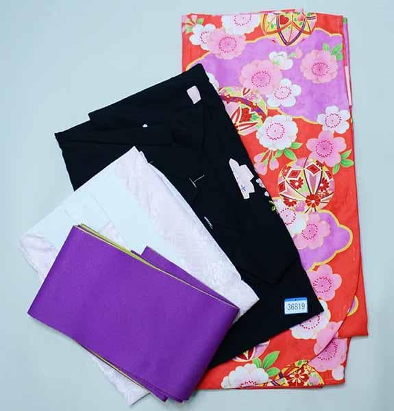 二尺袖 着物袴 フルセット 百花斉放 袴変更可能 卒業式 新品（株）安田屋 NO29335