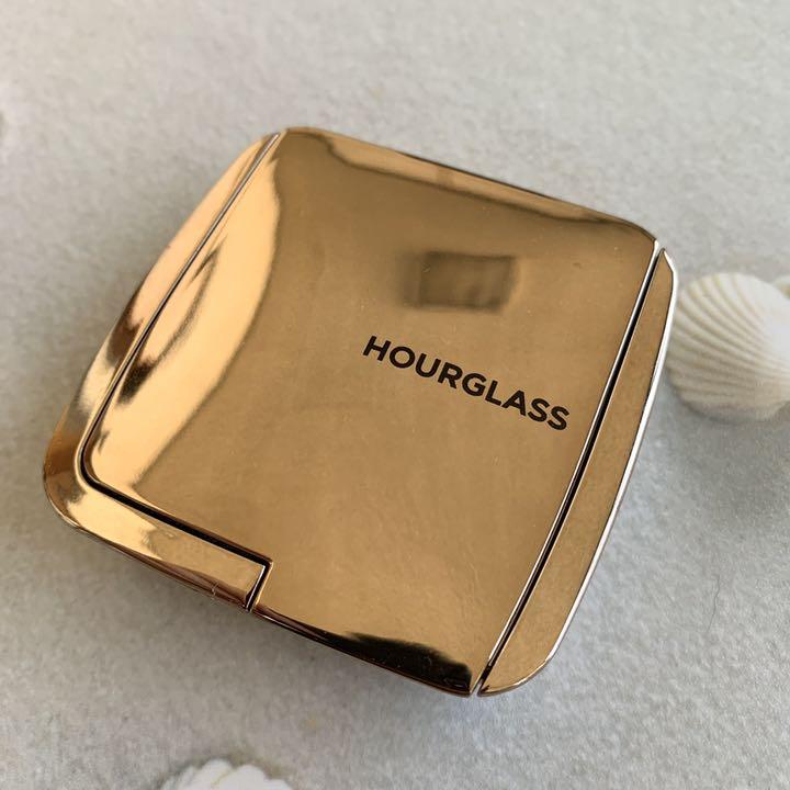 HOURGLASS チーク ハイライト - メルカリ HOURGLASS チーク ハイライト - メルカリ