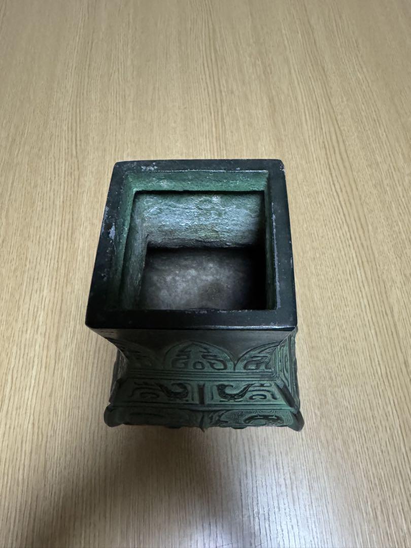 美品 高岡銅器 金工師：渋谷鳳州作 鋳銅製四角花器 花瓶