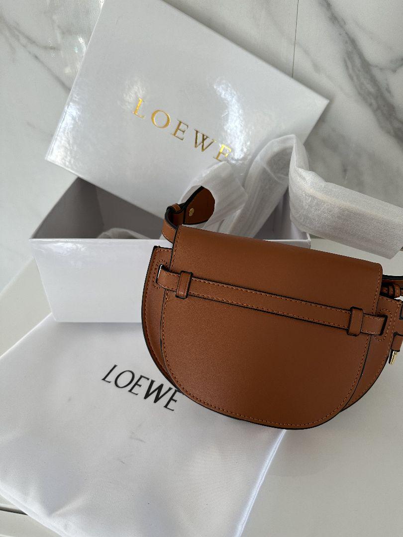 関税込 LOEWE ショルダーバッグ A510PLSX01_3565_1F.jpg?sw=512&