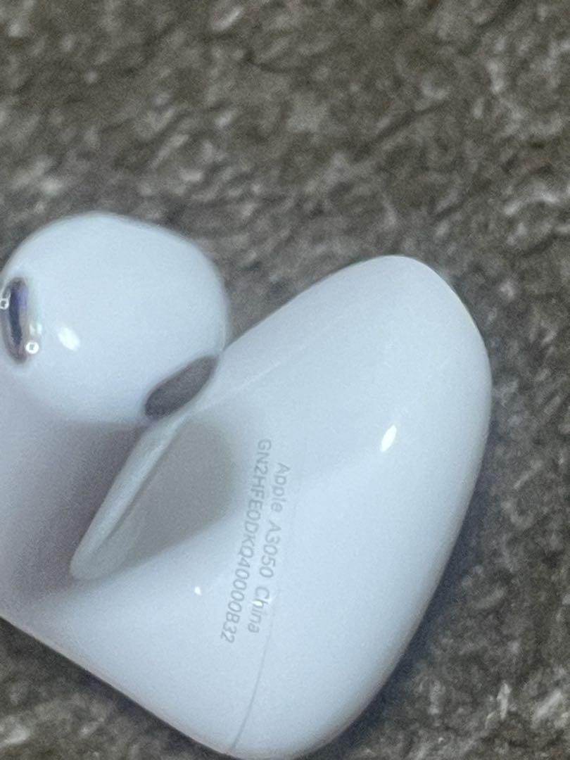 Airpods 第4世代　右耳　右　右イヤホン　A3050 Apple エアーポッズ4 Apple純正 AirPods 第4世代 右耳 新品
