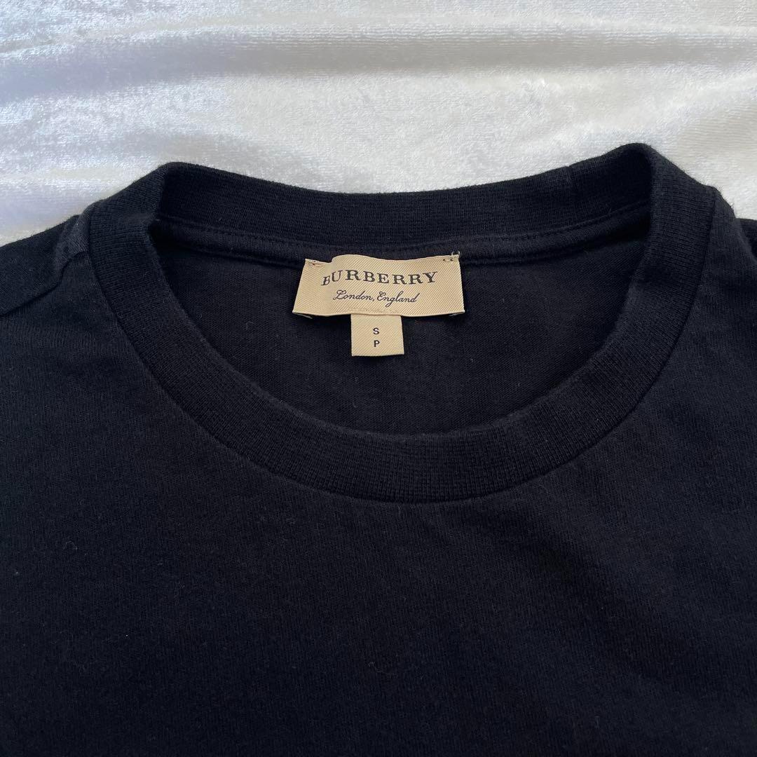 相談中バーバリー　ロゴ入り　Tシャツ　黒　ブラック　ノバチェック　ｓ