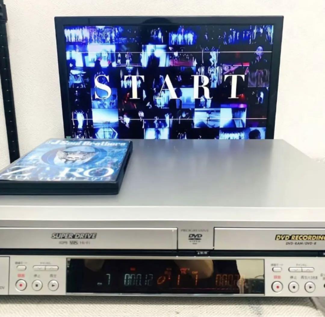 Panasonic DMR-E70V DVDレコーダー　ダビング可 Panasonic］ DMR-E70V ダビング可VHS／DVDレコーダー