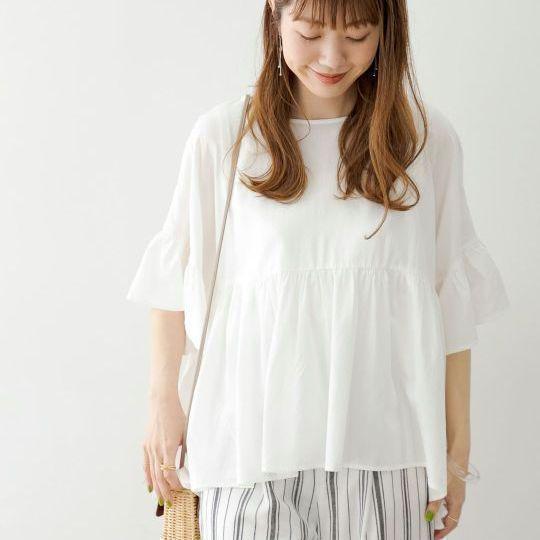 美品✨　白❤️　アーバンリサーチサニーレーベル　ギャザー切替ペプラムブラウス